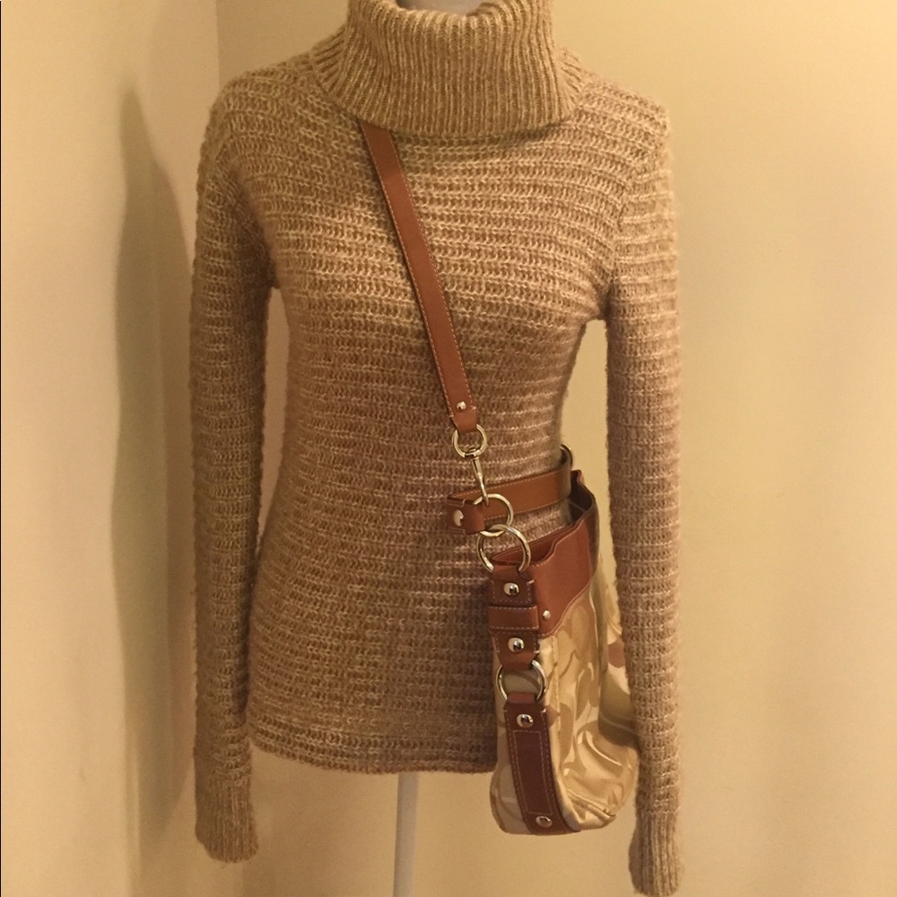 Authentic Coach Handbag - Picture 2 of 8